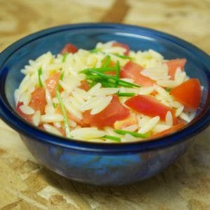 Receita para Crianças- Salada de Macarrão Risoni, Tomates e Cebolete.