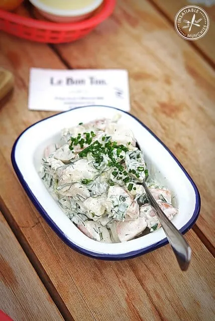 Salada de batata, picles e dill