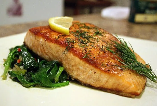 Salmon assado com DIll