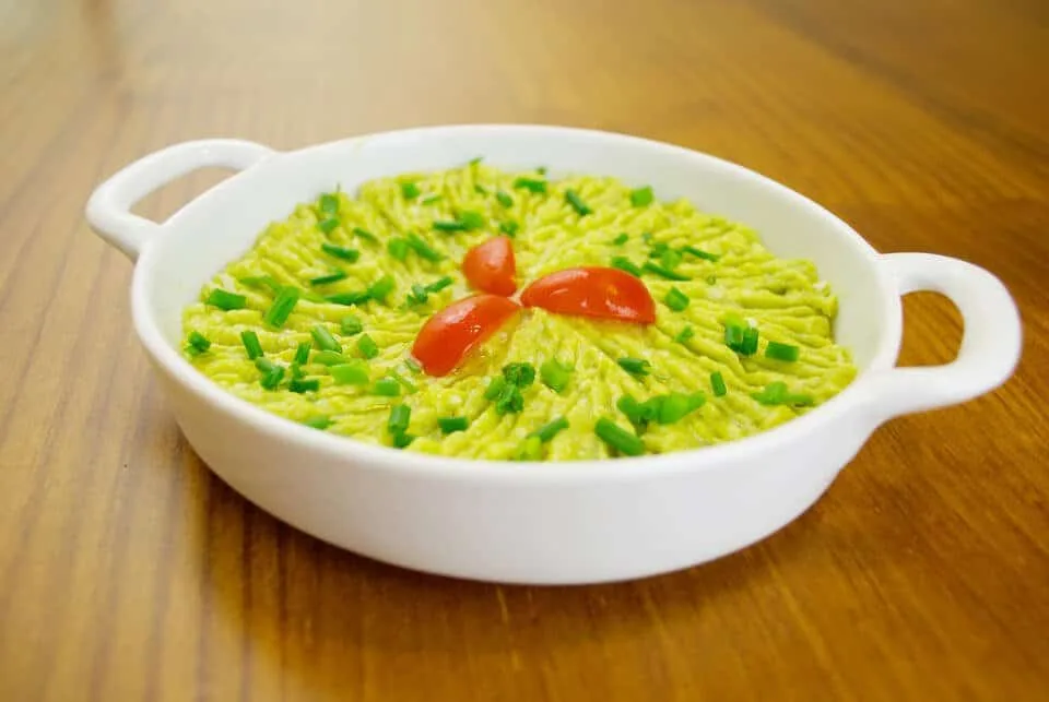 Patê de Avocado com Ovo Cozido