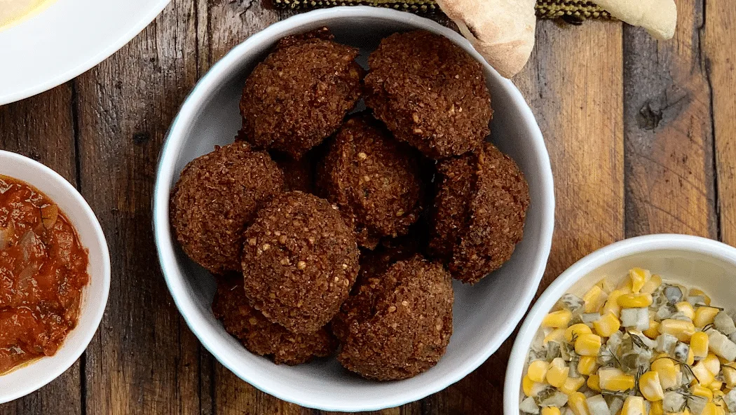 Receita de Falafel ♥ Crocante por Fora, Macio por Dentro