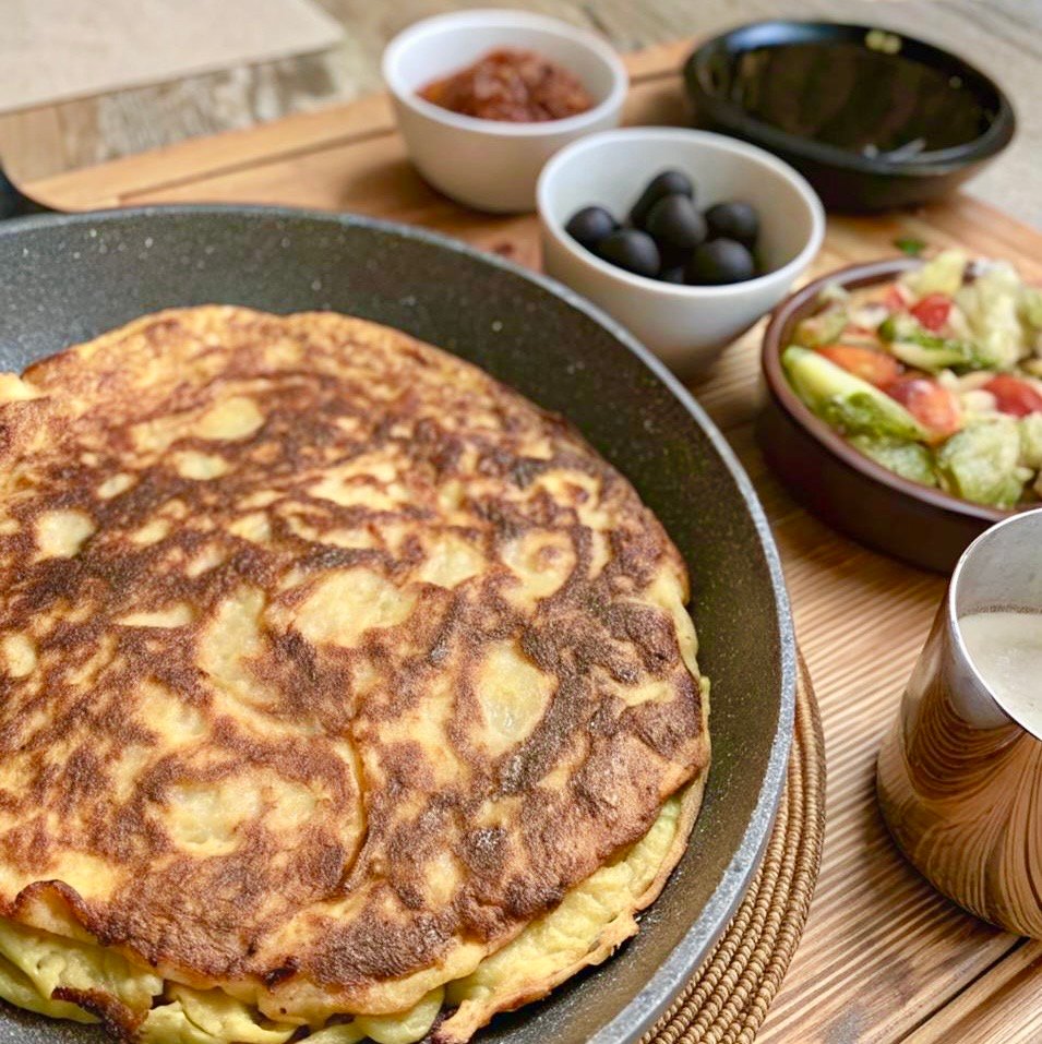 Receita de Matzo Brei (Matziyá) com Ervas e Queijos